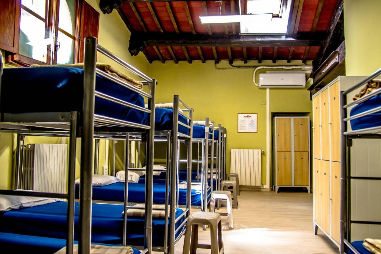 Santa Monaca Hostel *