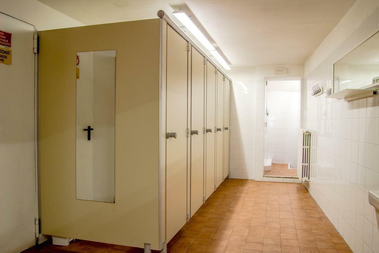 Santa Monaca Hostel *